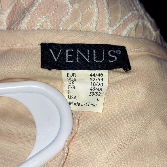 Women's Venus Lace Overlay Scoop Neck Cold Shoulder Dress - Picture 8 of 8